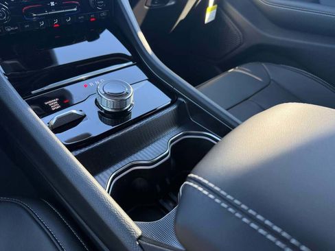 New 2025 Jeep Grand Cherokee L Limited w/ Black Appearance Package image 18