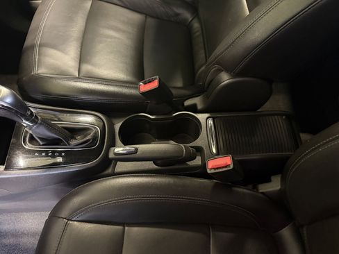 Used 2019 Buick Encore Essence AWD/4WD image 23