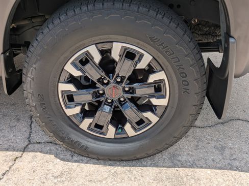 Used 2022 Nissan Frontier PRO-4X w/ Technology Package image 10