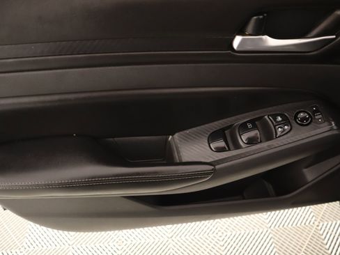 Used 2024 Nissan Altima 2.5 SV image 14