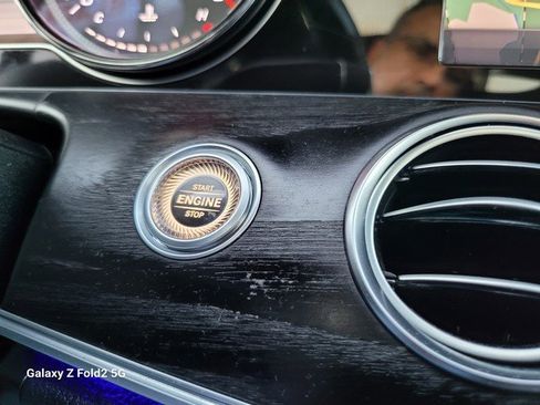 Used 2018 Mercedes-Benz E 300 4MATIC image 32