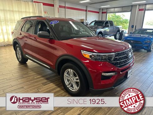 Used 2023 Ford Explorer XLT w/ Equipment Group 202A AWD/4WD image 6