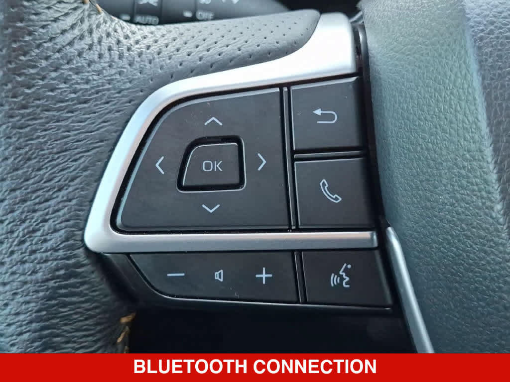 Used 2025 Toyota Sienna XLE Woodland Edition AWD/4WD image 24