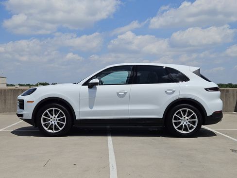 Certified 2024 Porsche Cayenne AWD/4WD image 2