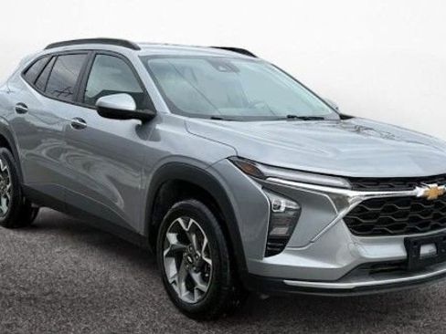 Used 2024 Chevrolet Trax LT w/ Driver Confidence Package image 4