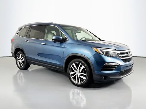Used 2016 Honda Pilot Touring image 3