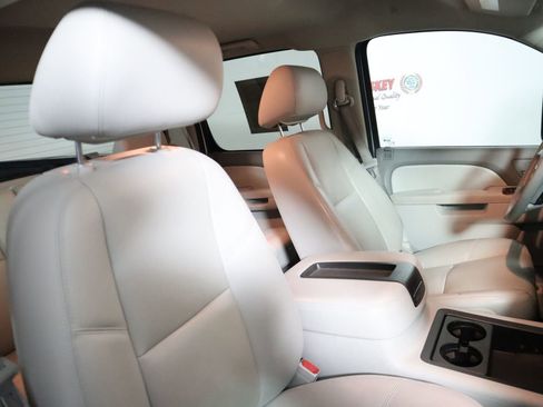 Used 2014 GMC Sierra 3500 SLT w/ SLT Convenience Package image 57