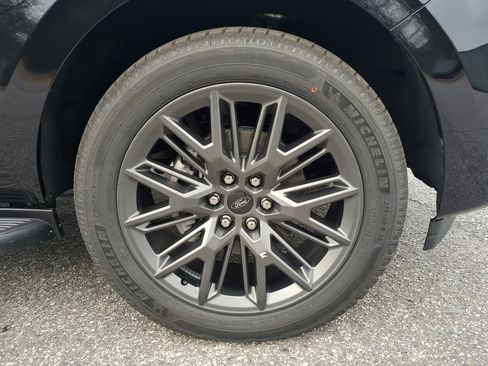 New 2026 Ford Expedition Platinum w/ Stealth Appearance Package AWD/4WD image 9