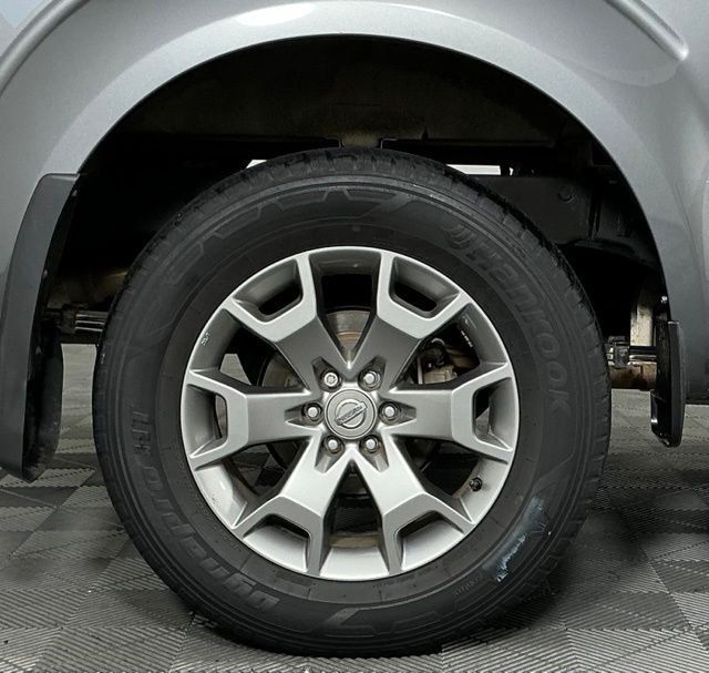 Used 2021 Nissan Frontier SV AWD/4WD image 9