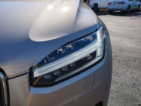 Used 2025 Volvo XC90 B6 Ultra w/ Protection Package Premier image 11