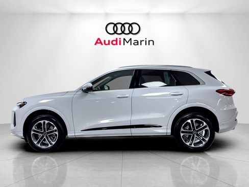 Used 2025 Audi Q5 Premium AWD/4WD image 2