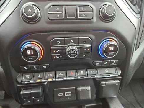 Used 2020 Chevrolet Silverado 2500 LTZ w/ LTZ Premium Package image 27