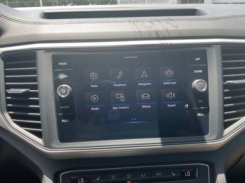 Used 2021 Volkswagen Atlas Cross Sport SE FWD image 21