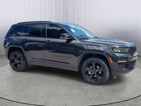 Used 2024 Jeep Grand Cherokee Limited w/ Black Appearance Package RWD image 2