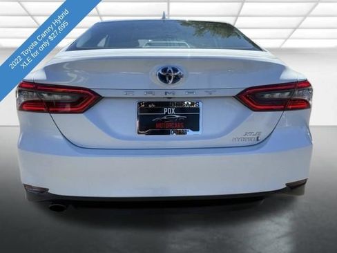Used 2022 Toyota Camry XLE FWD image 2