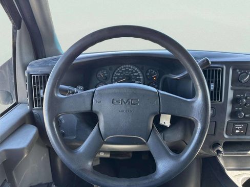 Used 2007 GMC Savana 3500 image 32