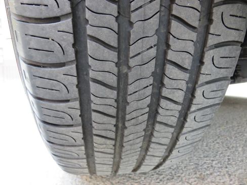 Used 2017 GMC Acadia SLE w/ Driver Alert Package I image 35