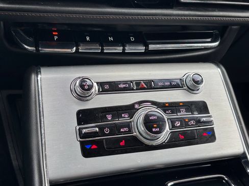 Used 2023 Lincoln Aviator AWD image 23
