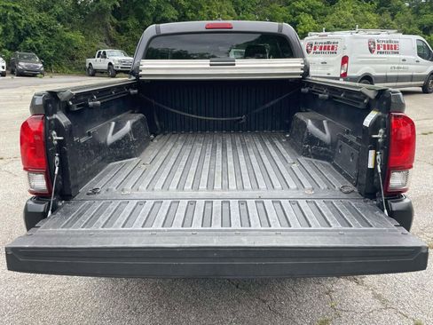 Used 2019 Toyota Tacoma SR RWD image 6