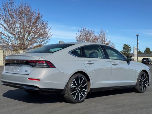 Used 2025 Honda Accord Touring image 5