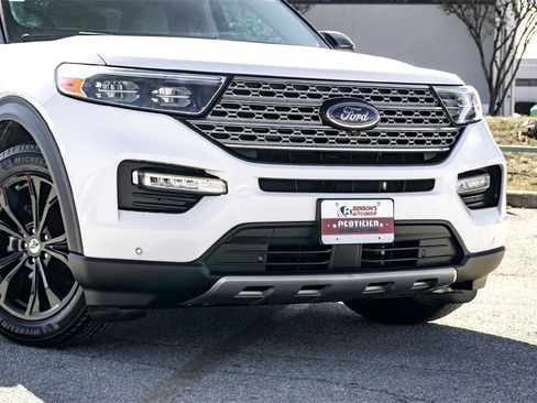 Used 2024 Ford Explorer Limited image 3