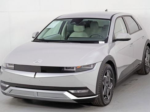 Used 2023 Hyundai Ioniq 5 SEL image 45