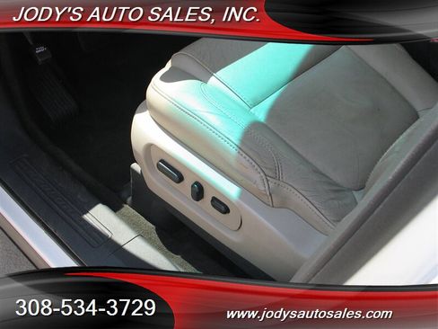 Used 2013 Ford Explorer XLT AWD/4WD image 3