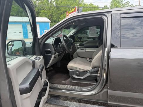 Used 2017 Ford F150 XLT AWD/4WD image 10
