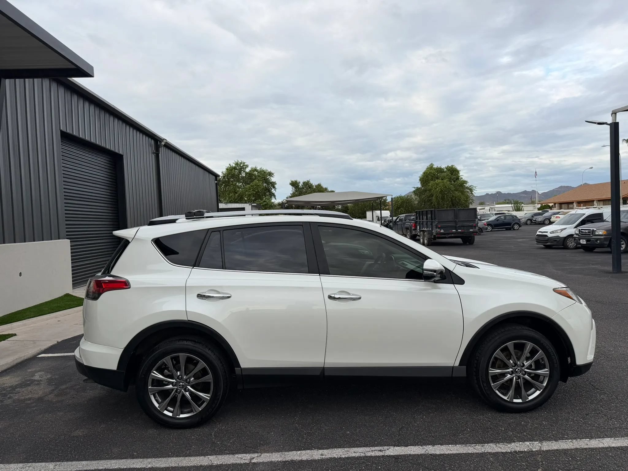 Used 2017 Toyota RAV4 Limited w/ Advanced Technology Package FWD image 14