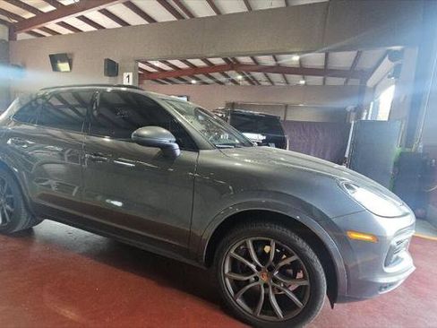 Used 2019 Porsche Cayenne image 23
