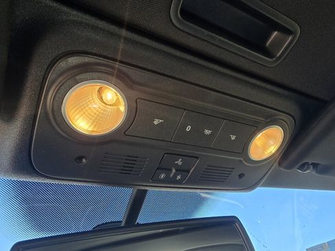 Used 2012 Volkswagen Eos Lux image 24