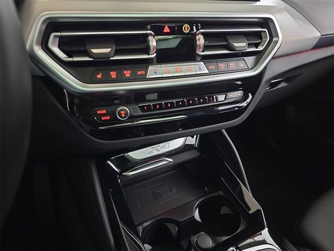 Used 2025 BMW X4 xDrive30i image 27