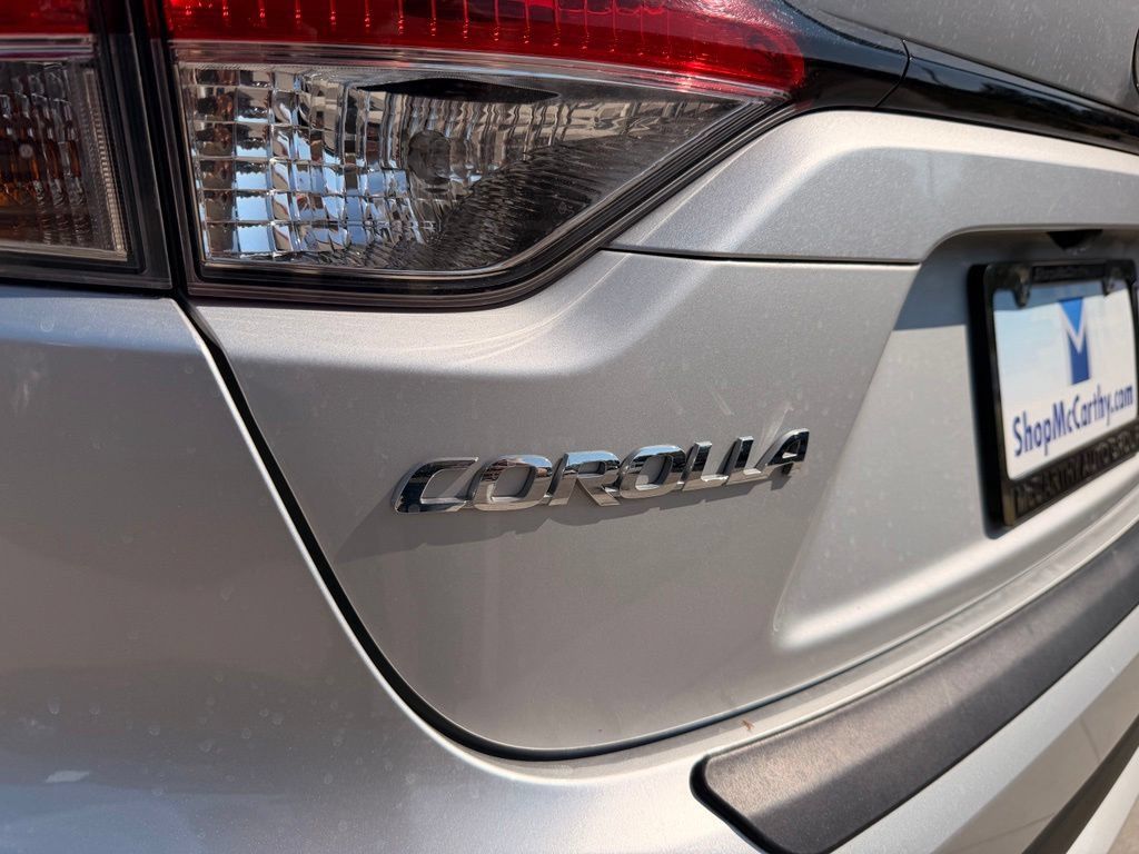 Used 2021 Toyota Corolla LE FWD image 31