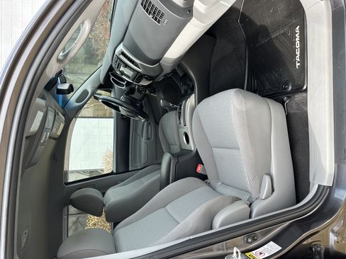 Used 2013 Toyota Tacoma 4x4 Double Cab w/ SR5 Pkg image 23