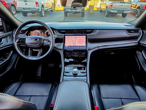 Used 2025 Jeep Grand Cherokee L Overland w/ Luxury Tech Group IV image 42