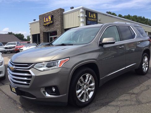 Used 2018 Chevrolet Traverse High Country AWD/4WD image 1