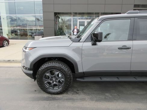 Used 2026 Lexus GX 550 image 2