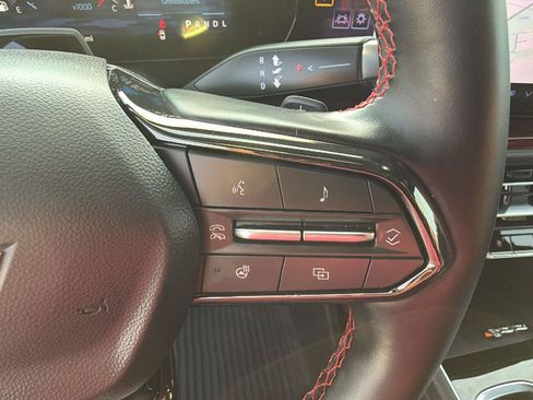 Used 2024 Chevrolet Traverse RS AWD/4WD image 29
