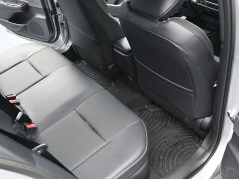 Used 2025 Toyota Prius XLE image 19