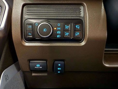 Used 2025 Ford F250 King Ranch w/ Chrome Package image 30