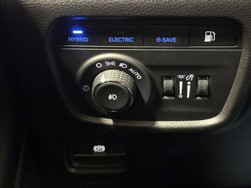 Used 2022 Jeep Grand Cherokee Limited 4xe w/ Luxury Tech Group II AWD/4WD image 19