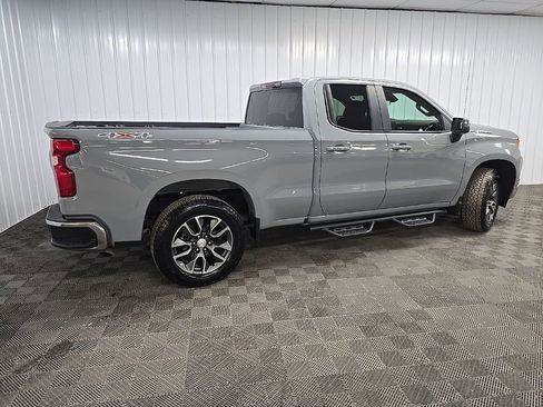 Used 2024 Chevrolet Silverado 1500 LT image 3