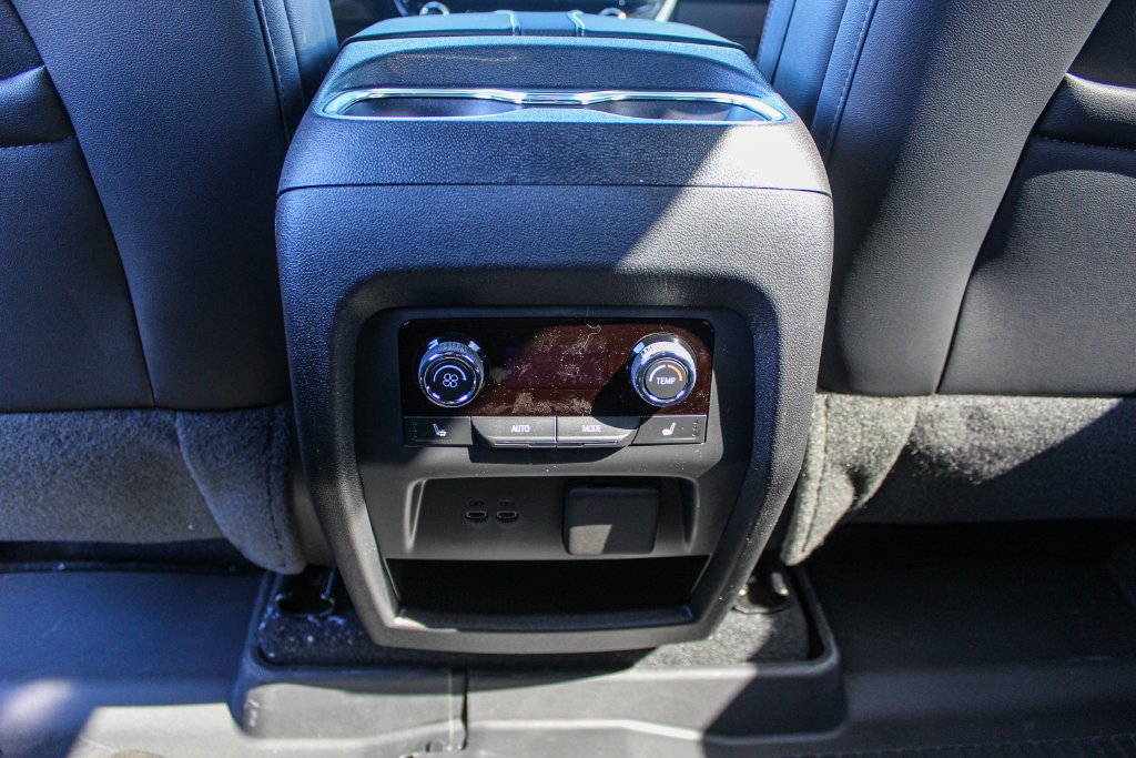 New 2026 Chevrolet Traverse RS w/ LPO, Floor Liner Package AWD/4WD image 26
