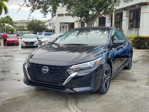 Used 2024 Nissan Sentra SV FWD image 2