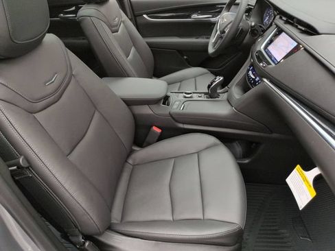 Used 2026 Cadillac XT5 Premium Luxury w/ LPO, ONYX Package AWD/4WD image 27