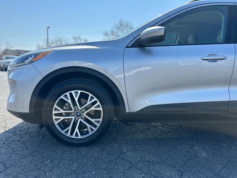 Used 2020 Ford Escape SEL image 11