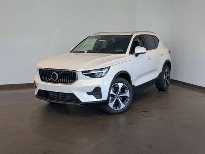 New 2025 Volvo XC40 B5 Core w/ Protection Package Premier
