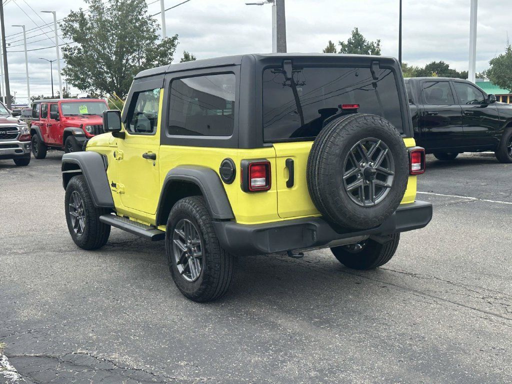 Used 2024 Jeep Wrangler Sport AWD/4WD image 6