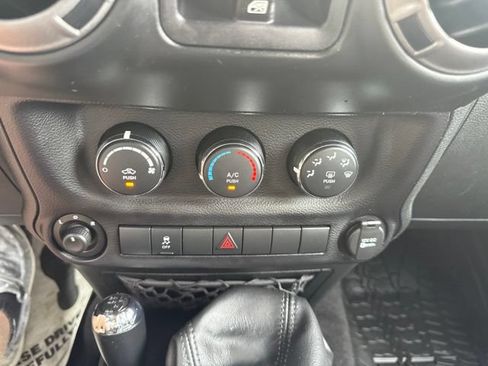 Used 2015 Jeep Wrangler Unlimited Sport w/ Quick Order Package 23S AWD/4WD image 18