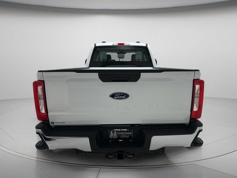 New 2026 Ford F250 XL w/ XL Chrome Package AWD/4WD image 6
